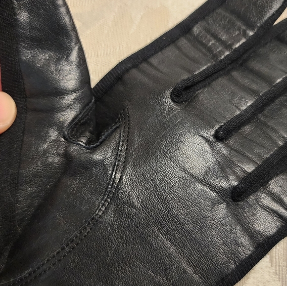 Vintage 90s Black Leather Gloves | Lined Dress Gloves | Made in Japan Size Small - Picture 3 of 7